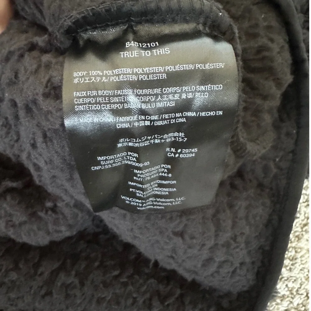 Volcom Womens Sherpa Fleece Hoodie Black Full Zip Fuzzy Teddy Jacket Medium‎